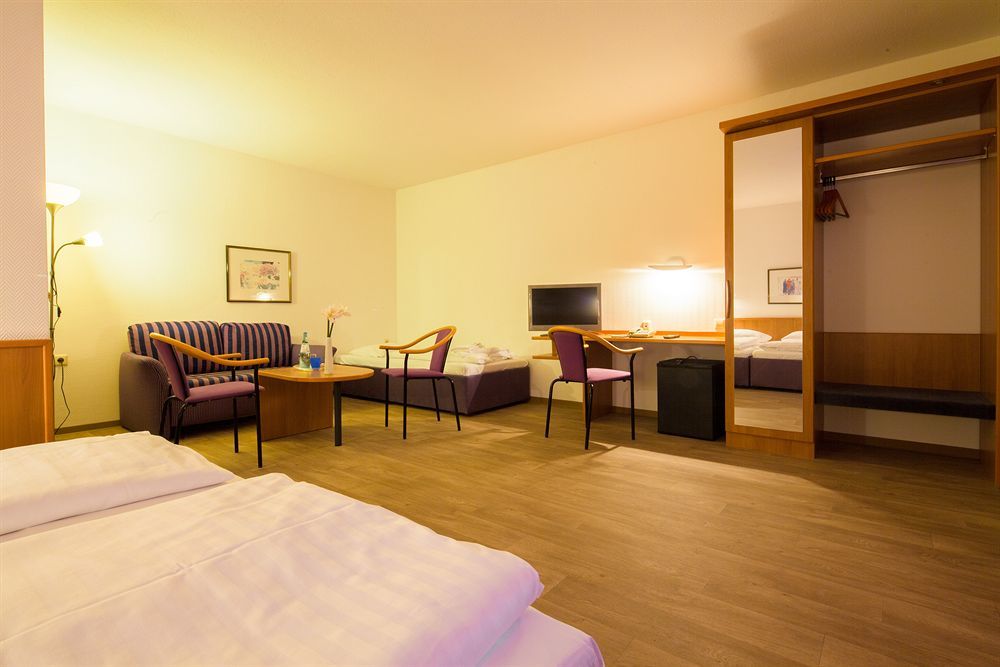 Motel Stralsund Bagian luar foto