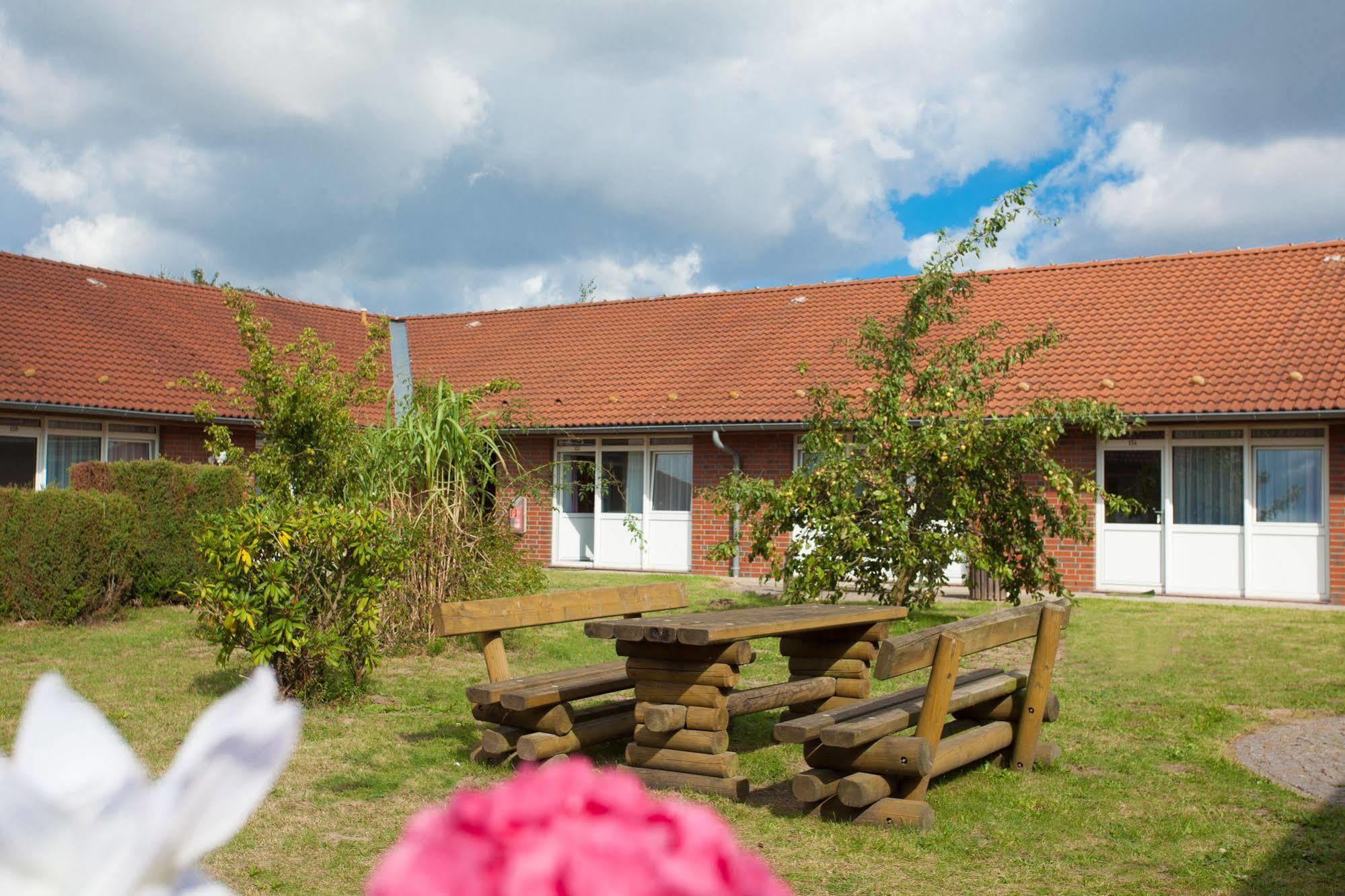Motel Stralsund Bagian luar foto