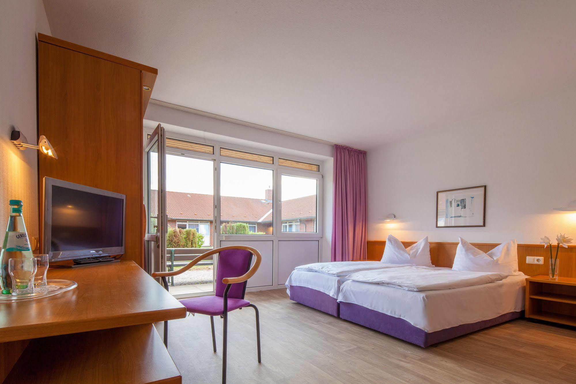 Motel Stralsund Bagian luar foto