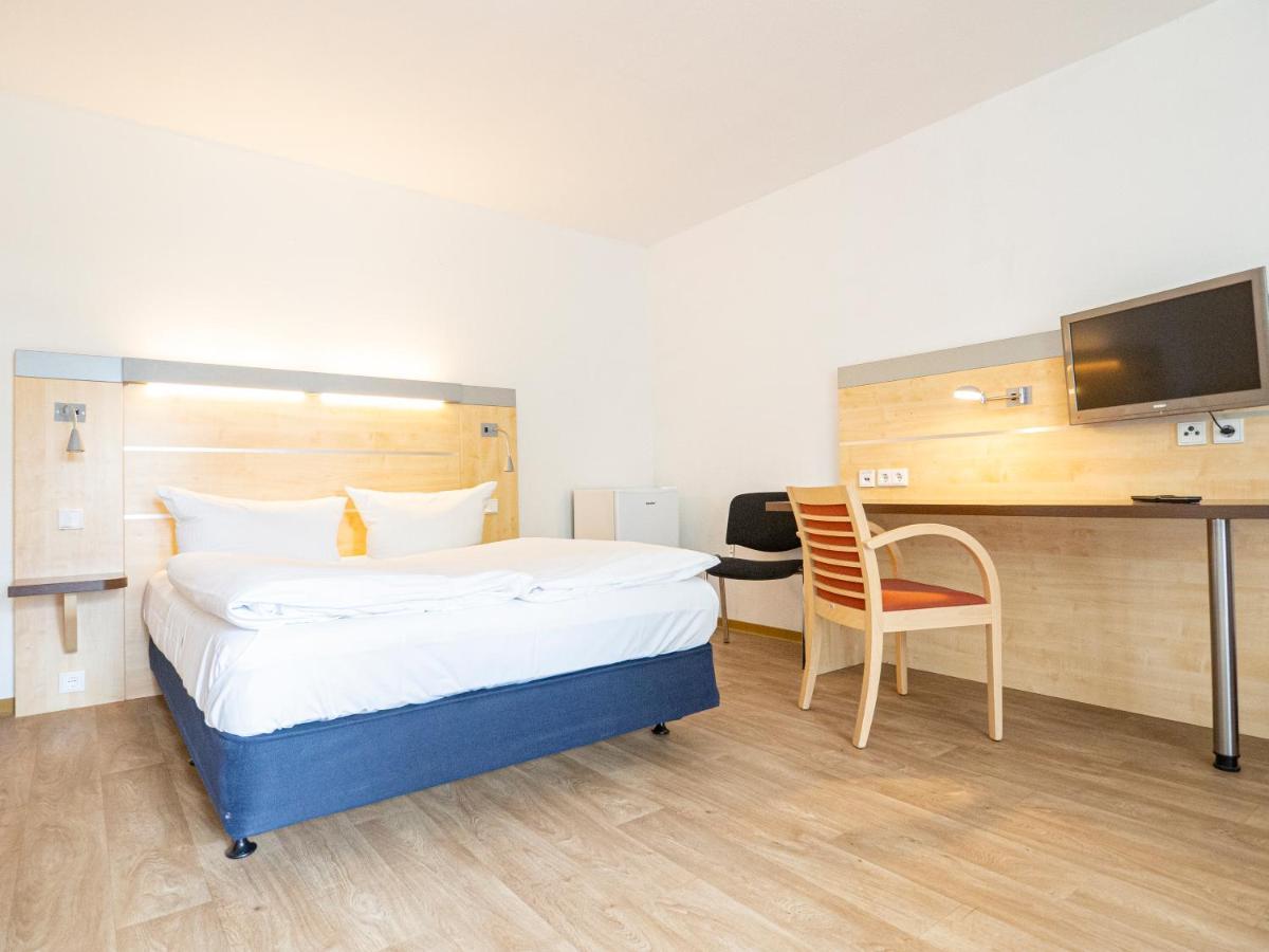 Motel Stralsund Bagian luar foto