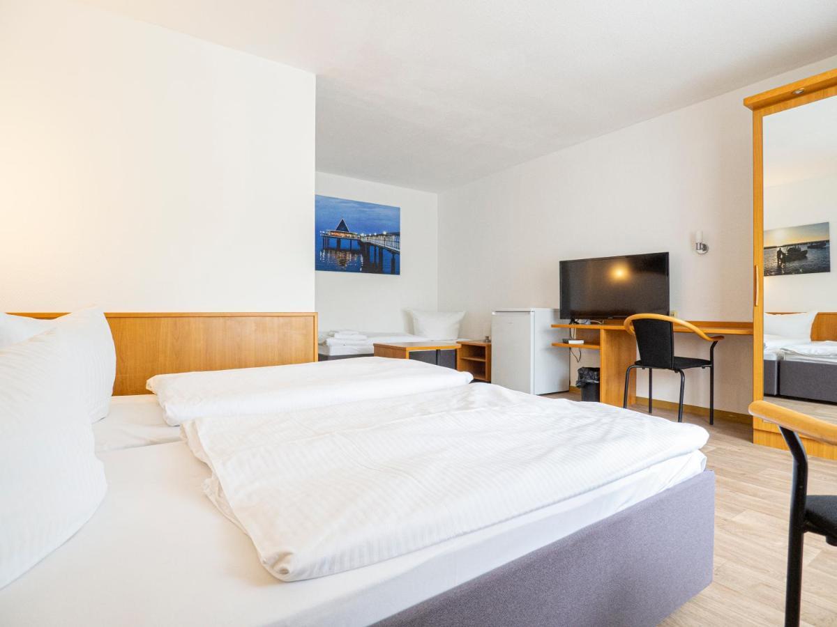 Motel Stralsund Bagian luar foto
