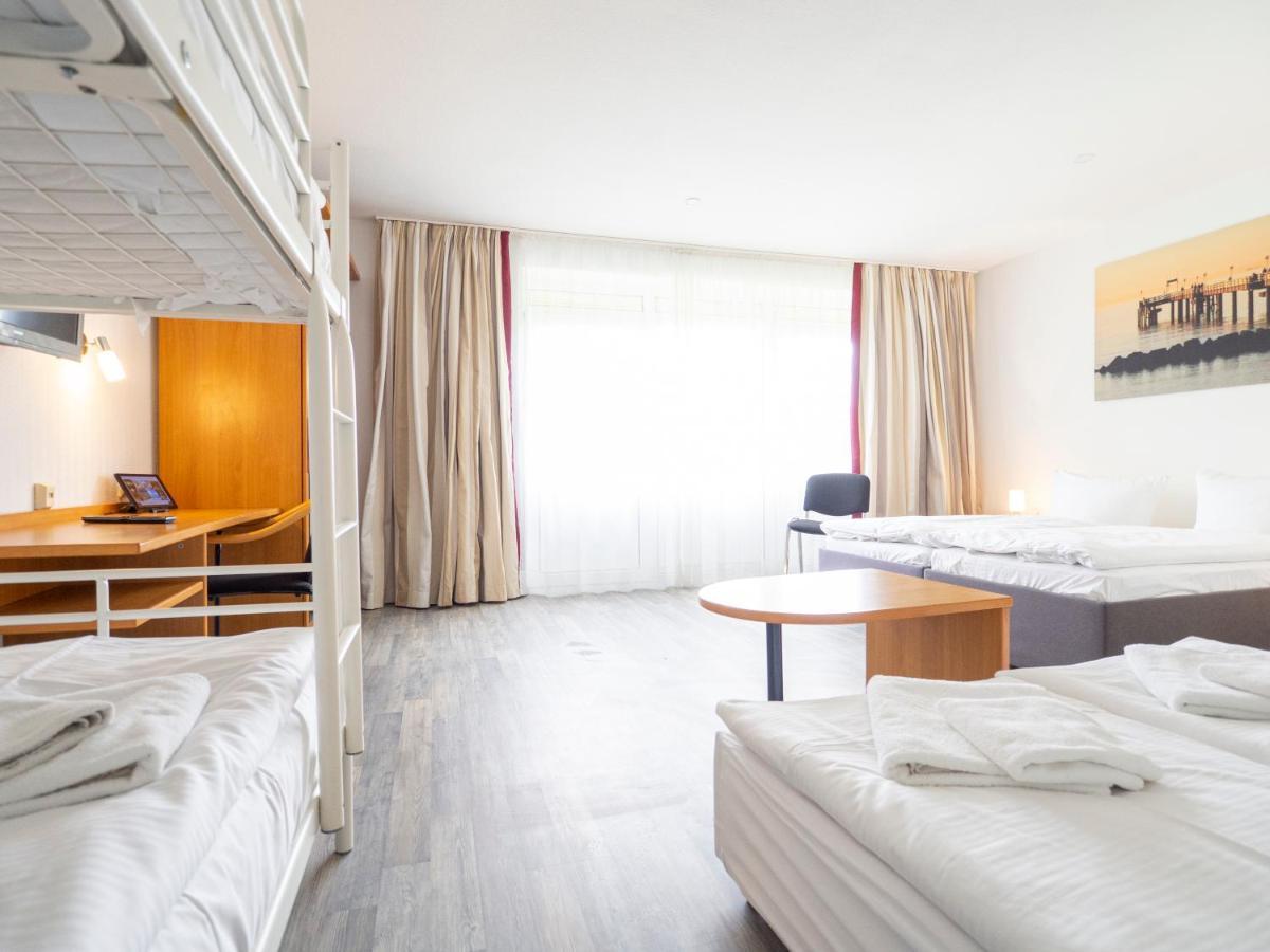 Motel Stralsund Bagian luar foto