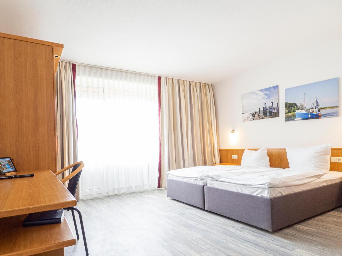 Motel Stralsund Bagian luar foto