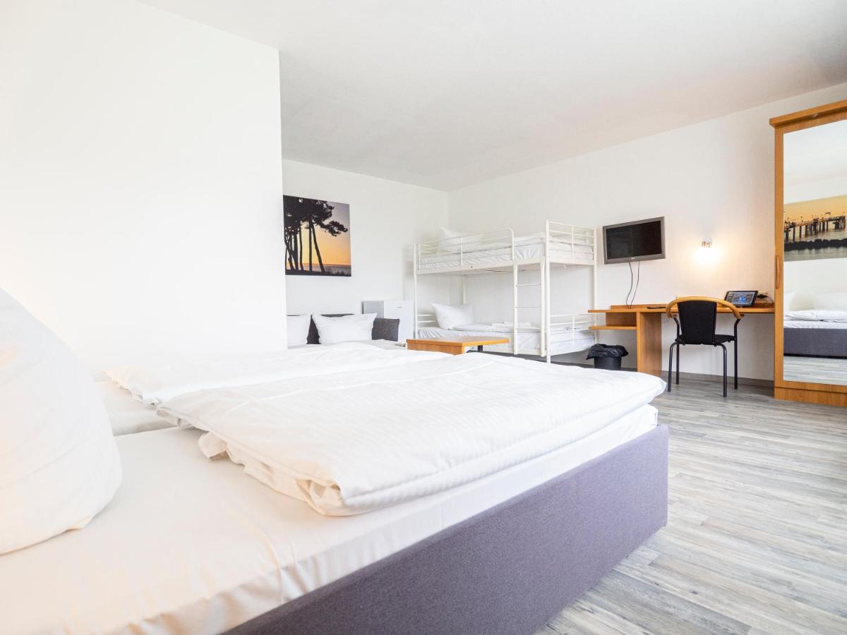 Motel Stralsund Bagian luar foto